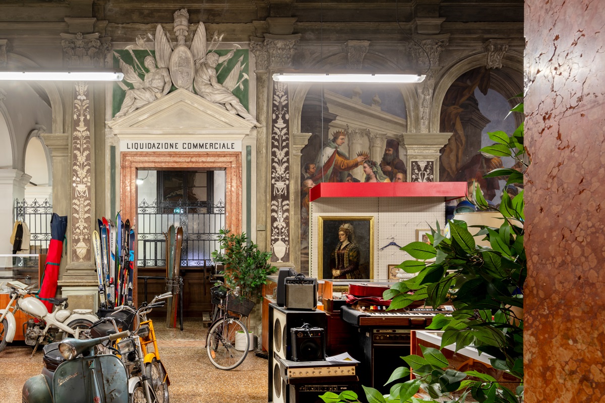 Christoph Büchel
Monte di Pietà (2024)